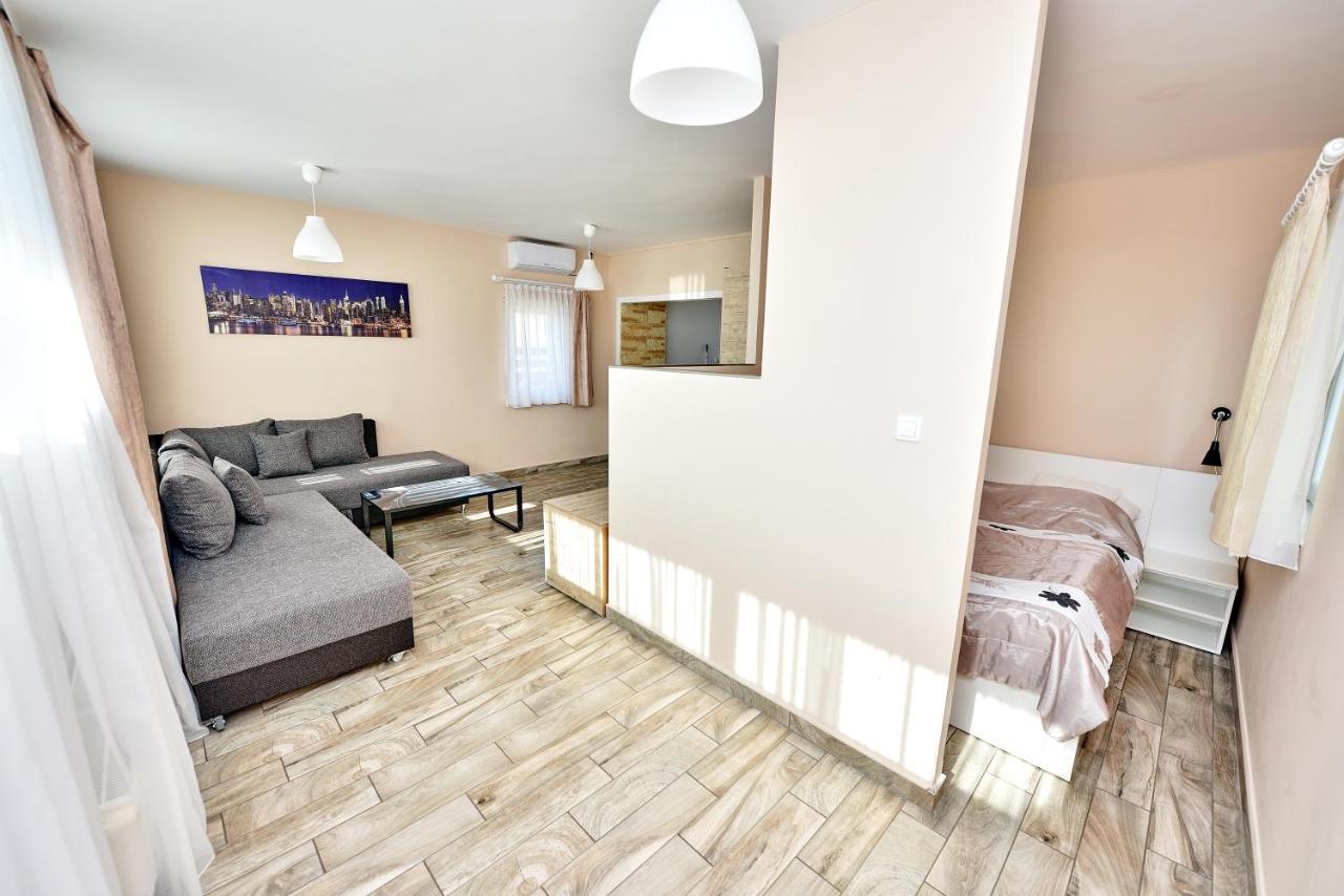 Panorama City Apartman Pécs Exterior foto